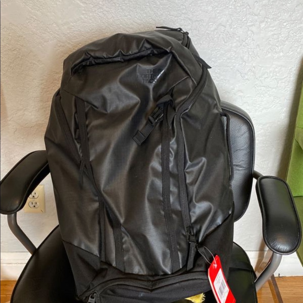 Northface Stratoliner Backpack, New, 36L, Black